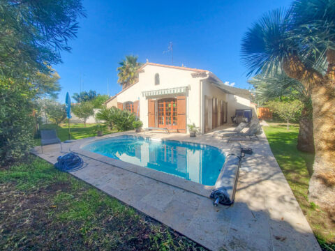 PEROLS : Maison de 144m2 avec son jardin et sa piscine