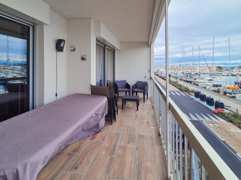 CARNON : T3 avec grande terrasse et garage